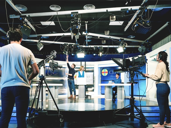 Competencias - Facultad de Humanidades y Ciencias de la Comunicación