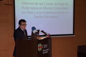 Un profesor propone un modelo educativo basado en el ""internet de las cosas""