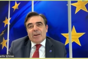 Margaritis Schinas: “observamos con cierta preocupación la reforma del CGPJ en España”