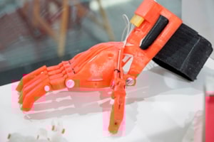 Comienza el curso de la Summer University CEU en el que se fabrica un brazo biónico activo