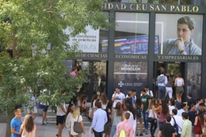 Los alumnos de primero se incorporan a la Universidad 