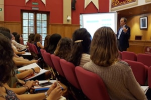 Inaugurados los programas de la Escuela de Posgrado con ROCHE FARMA
