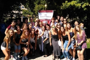 Bienvenida de la Universidad de Chicago a los alumnos de los programas bilingües 