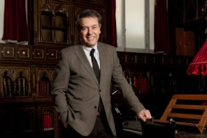 Augusto Ferrer-Dalmau, nuevo Doctor Honoris Causa