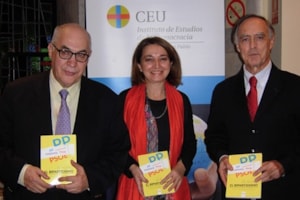 Presentado un libro sobre el fin del bipartidismo en España