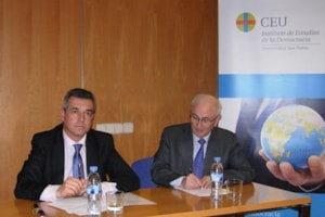 ‘Democracia y estabilidad financiera’, nuevo análisis del Aula Política 