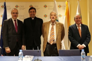 Presentado un libro que explica el origen de los cultos africanos