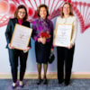 La Reina Silvia de Suecia entrega un premio a María M. Escribese - 15669