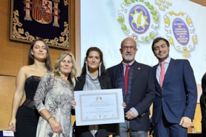 La alumna Ana Bernal Romanillos, premiada por su TFG