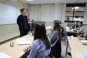 Profesores de Columbia imparten clases esta semana