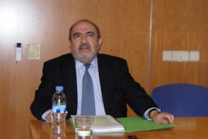 Teófilo González Vila profundiza en la relación entre verdad y democracia