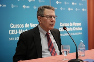 Robert Kaplan: “Veo una crisis real de la democracia, provocada por una fractura y una división derivadas de la globalización”