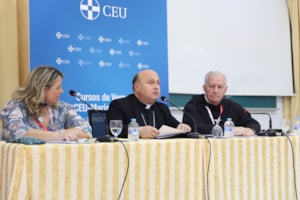 El arzobispo de Santiago reclama una política al servicio del pueblo y del bien común