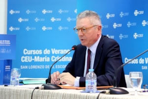 Ruiz-Gallardón: "La alternativa a una Monarquía no es una República; es la desaparición de España"