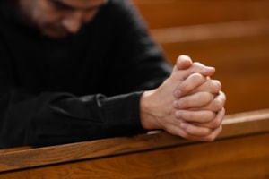 La Iglesia Católica, que sigue desarrollando una gran labor asistencial y educativa, afronta una fuerte crisis demográfica