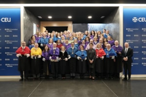 Farmacia homenajea a Emilio Herrera Castillón