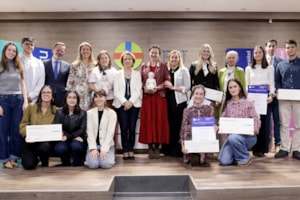 Alicia Latorre y la Federación Europea One of Us reciben el Premio CEU por la Vida
