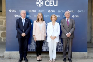 Robles, Núñez Feijóo, Abascal, Aznar, Martínez-Almeida y Perelló, en los II Cursos de Verano CEU – María Cristina