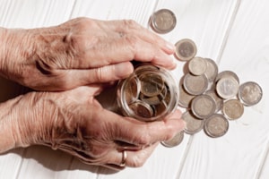 El sistema de pensiones será insostenible sin reformas profundas y más natalidad