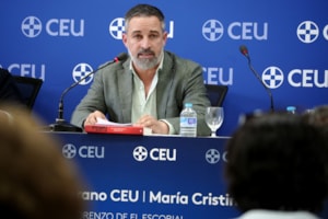 Santiago Abascal reclama elecciones anticipadas en los Cursos de Verano CEU-María Cristina