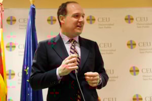 El subdirector de 'El Mundo' imparte una Masterclass a los alumnos de Periodismo