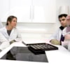 profesora y alumnos laboratorio CEU