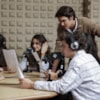 alumnos estudio radio Centro Audiovisual