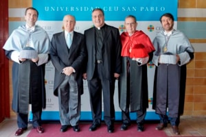 José María Gil Tamayo, padrino en el acto de graduación de la Facultad de Humanidades y CC. de la Comunicación