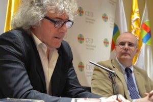 Presentado un ensayo sobre regímenes no democráticos 