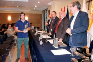 La Universidad entrega sus trofeos deportivos