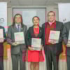 profesor presenta libro
