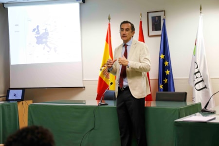 Iñigo del Guayo curso derecho energia
