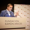 ponente en atril