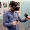 chico con gafas realidad virtual