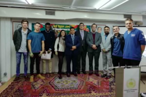 Alumnos de la Facultad de Ciencias Económicas y Empresariales visitan la IV Feria del Comercio 