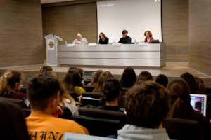 Celebrada la primera sesión del ciclo ‘El Sentido de los Sinsentido’