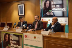 Alfonso Bullón de Mendoza: Los jóvenes son nuestra razón de ser