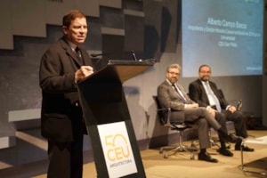 La Universidad celebra el 50 aniversario de su Escuela de Arquitectura