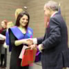 alumna erasmus CEU graduandose