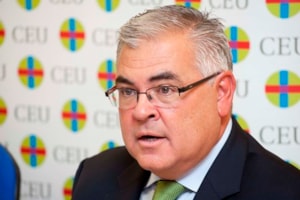 El catedrático del CEU Gregorio Varela, premiado por su brillante trayectoria investigadora en Nutrición