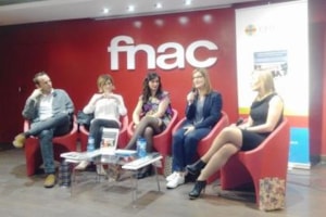 La periodista y profesora del CEU Esther Cervera ha presentado su libro sobre el directo en televisión