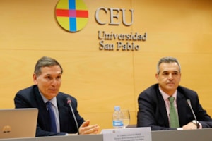 El Congreso de Bioética profundiza en la importancia de humanizar la relación médico-paciente