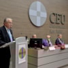 González Rivas clausura master abogacia CEU