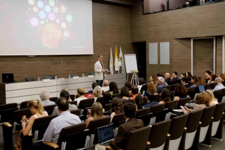 Jose Conejos conferencia Aula Magna CEU