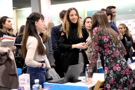 Estudiantes Foro Empleo CEU USP