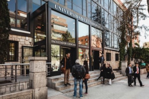 Acuerdo de colaboración para contribuir al desarrollo profesional de perfiles analíticos 