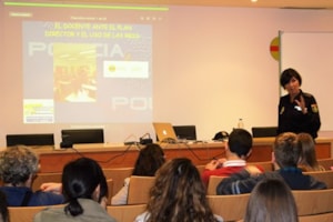 La Policía advierte a los alumnos sobre las amenazas de las Redes Sociales