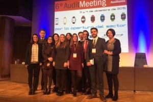 Alumnos de posgrado asisten al Auditmeeting