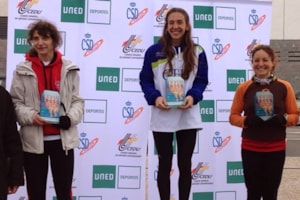 La alumna Leticia García, ganadora del Cross del Rector de la UNED